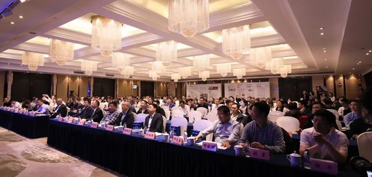 布局空间新赛道，聚焦产业发展新趋势：宏耐地板出席第25届中国地板行业高峰论坛